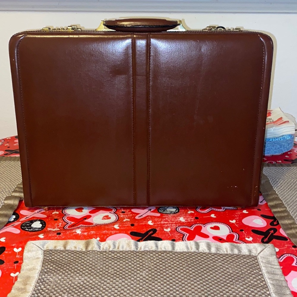 Briefcase - American Tourister